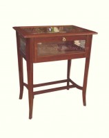 T.173 Vitrine Table 60x40x70.jpg